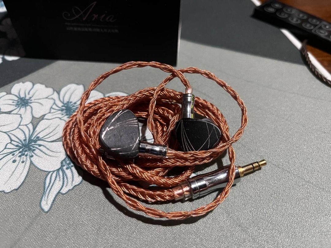 Moondrop Aria iem + Upgrade Cable, Audio, Earphones on Carousell