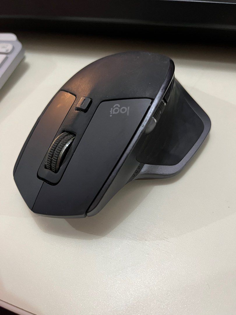 MX MASTER 2s productivity mouse (Category: Mouse & Mousepads) located in Quezon City. Submitted by sonalvarez12 (Listing ID 1266933779, Image 1). Description: Used for 1.5 years, no more wireless receiver Bluetooth use only.
