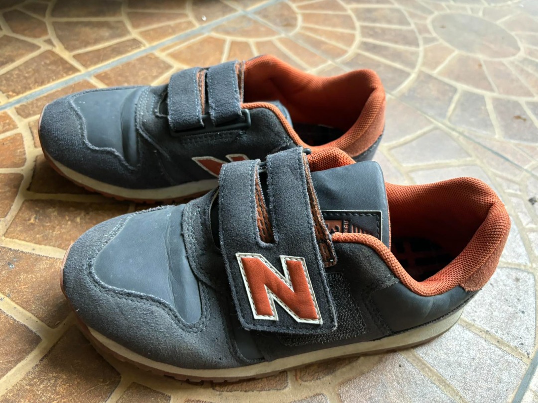 New balance yv373fa top