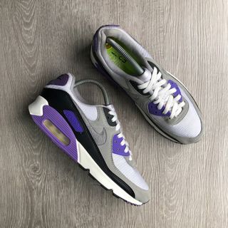 (Category: ) located in . Submitted by rowang_bundle.sneakers (Listing ID 1266921493, Image 1). Description: .