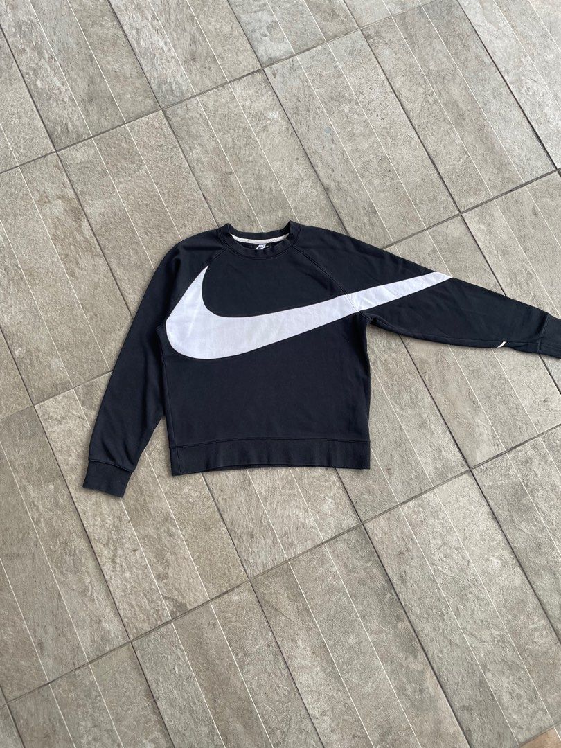 Nike big swoosh crew sweat hotsell