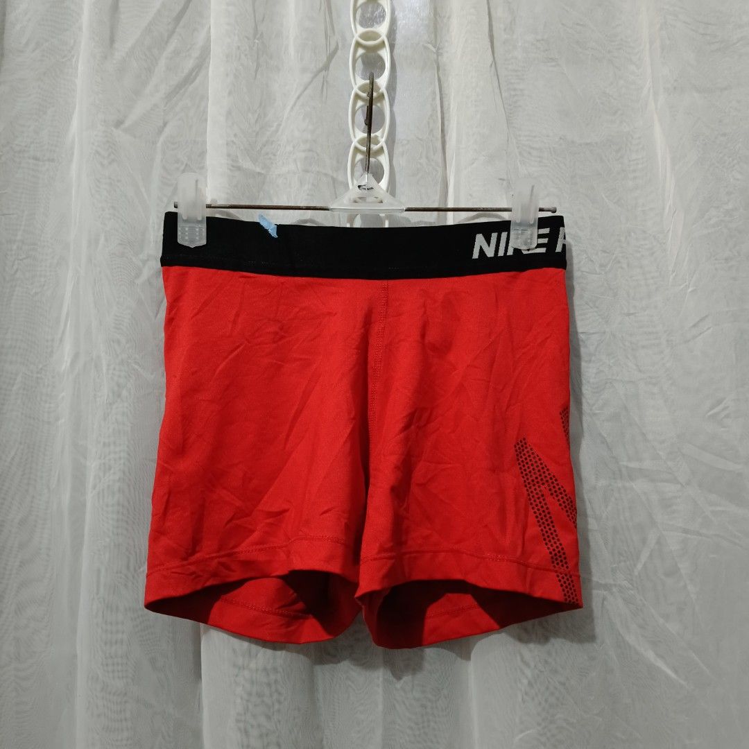 Nike pro small, Women's Fashion, Activewear on Carousell