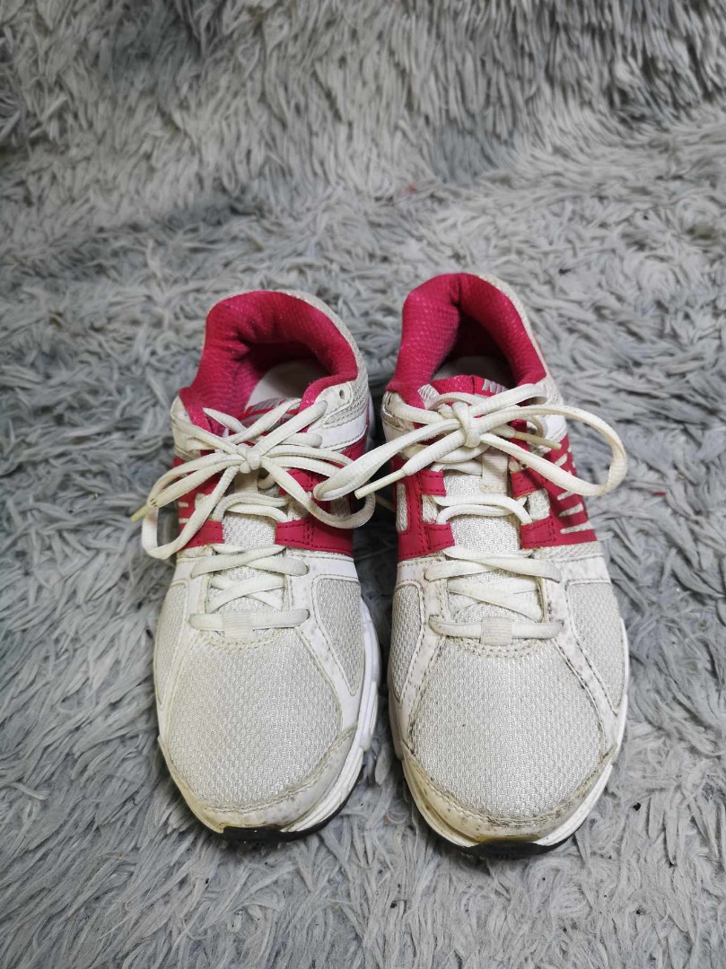 womens red and white nike shoes