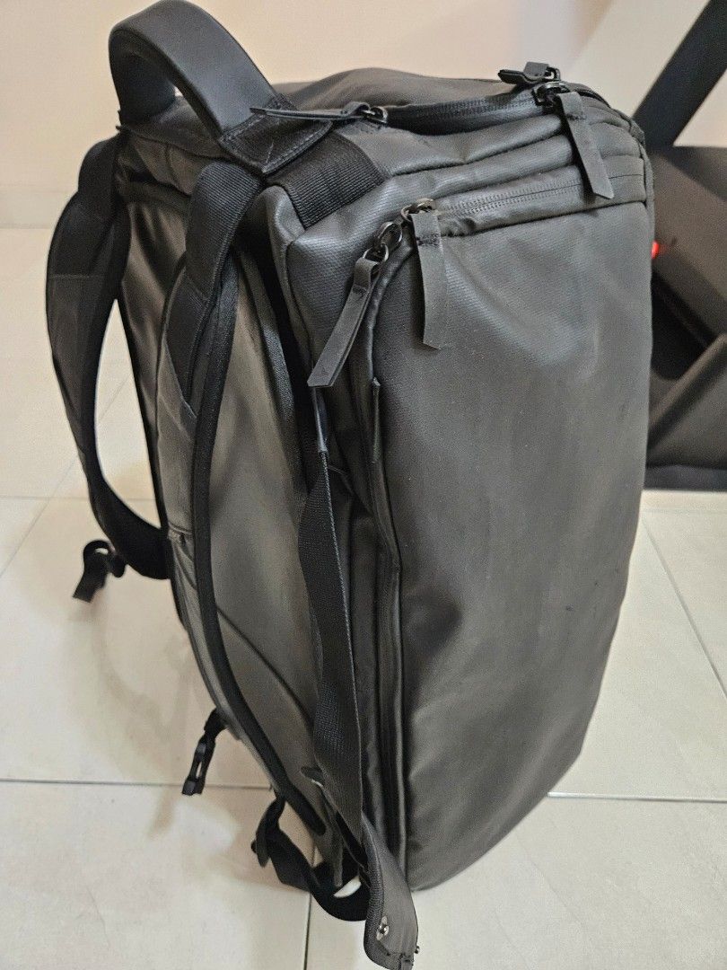NOMATIC 40L travel bag, Men's Fashion, Bags, Backpacks on Carousell