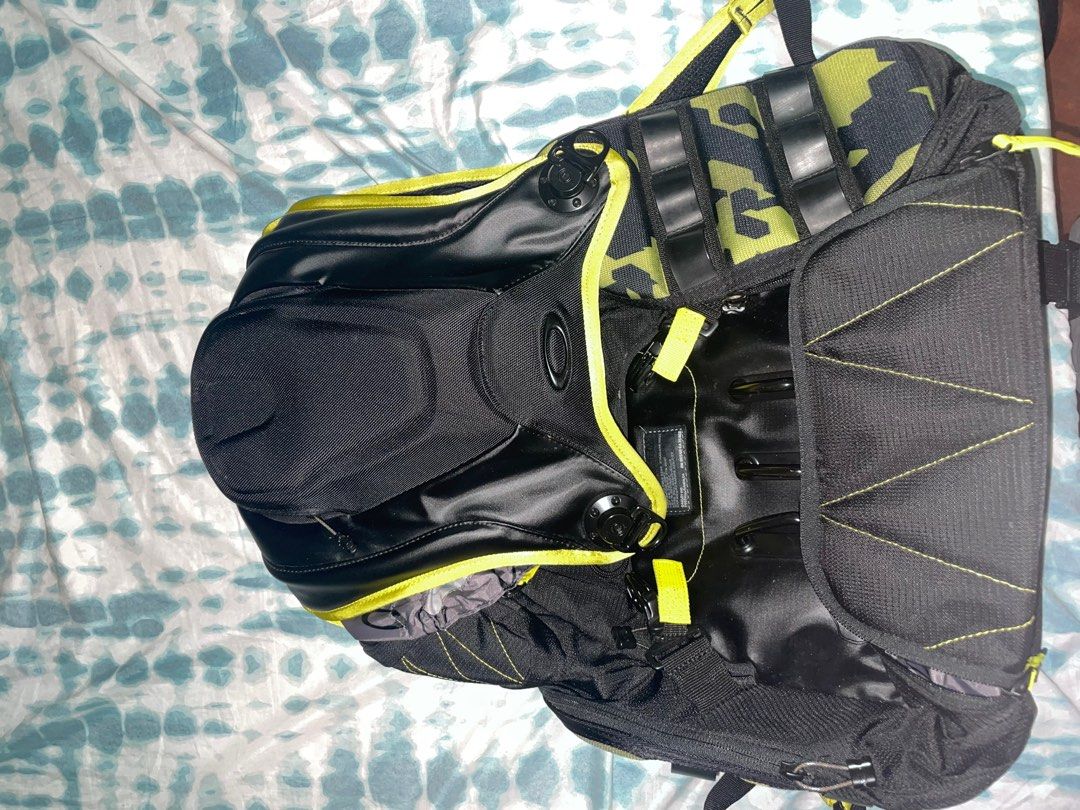 Oakley Kitchen Sink Backpack Men s Fashion Bags Backpacks on