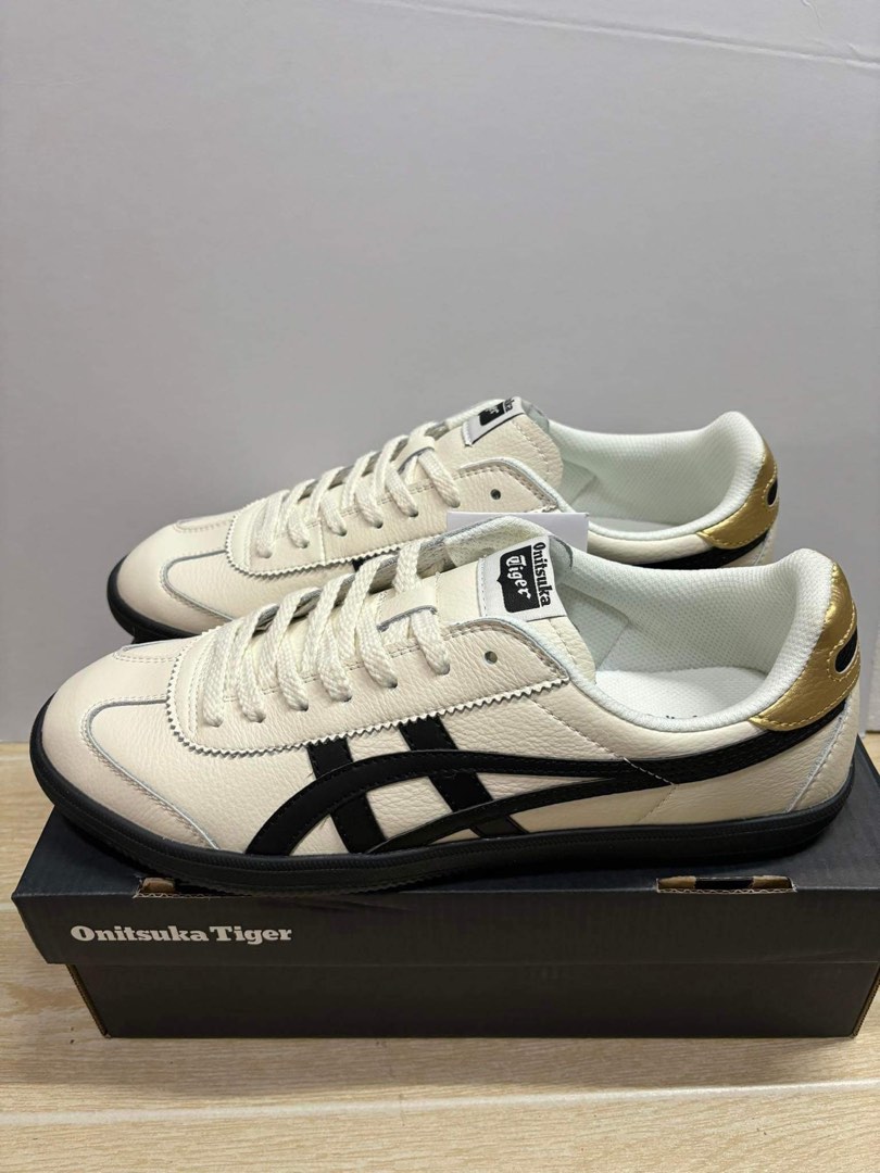 Onitsuka white in gumsole, Men's Fashion, Footwear, Sneakers on Carousell