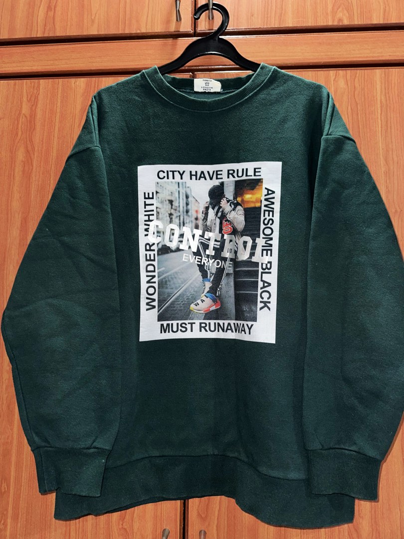 Oversize sweater Men Graphic sweater pullover Made in Korea Bought in Korea Dark green colour casual wear Hiphop style Street style