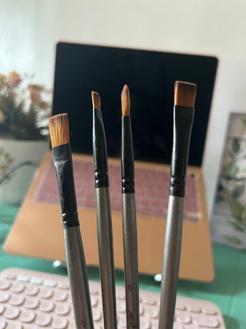 Paint Brush Set - Mont Marte (Category: Art & Prints) located in Caloocan City. Submitted by justprettythings07 (Listing ID 1266860962, Image 1). Description: never been used.