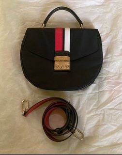 (Category: ) located in . Submitted by db_definitelybranded (Listing ID 1266844113, Image 1). Description: .