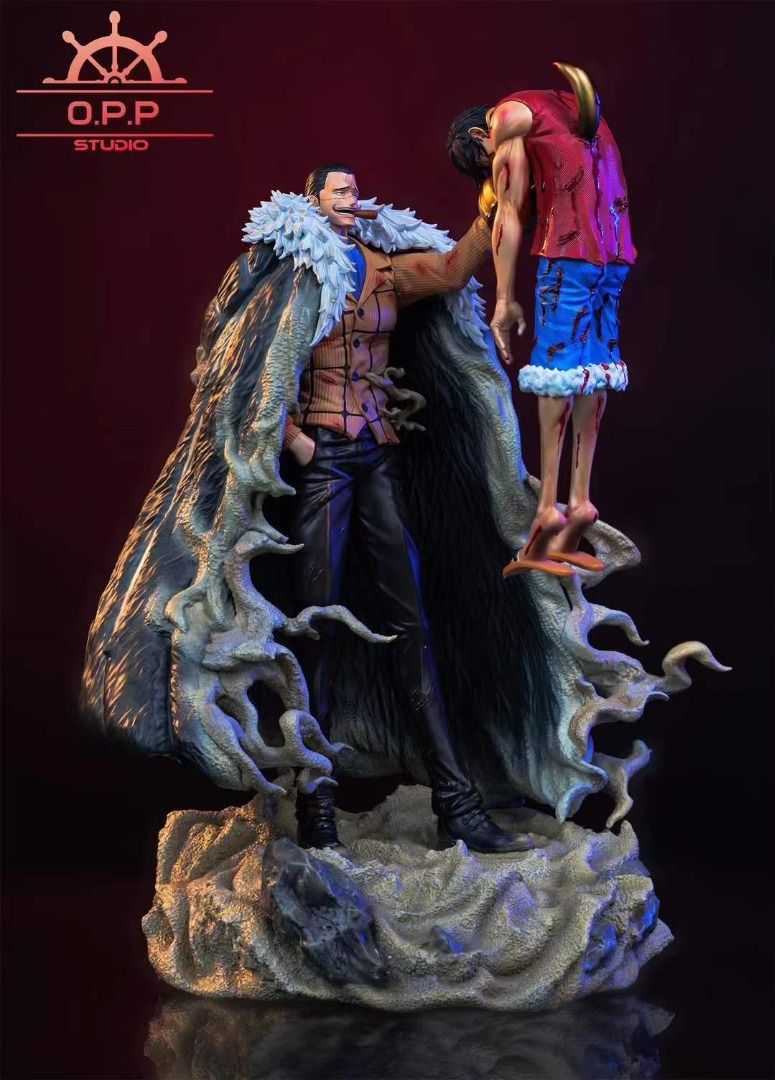 One piece top crocodile statue