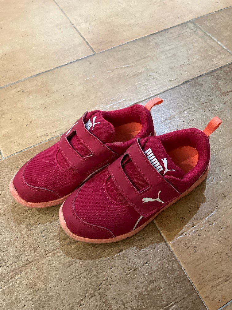 Puma velcro shop strap shoes
