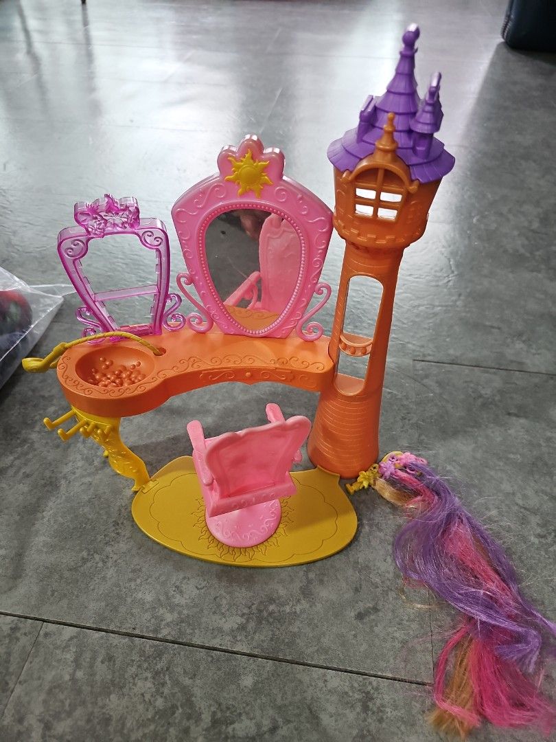 Barbie top rapunzel salon