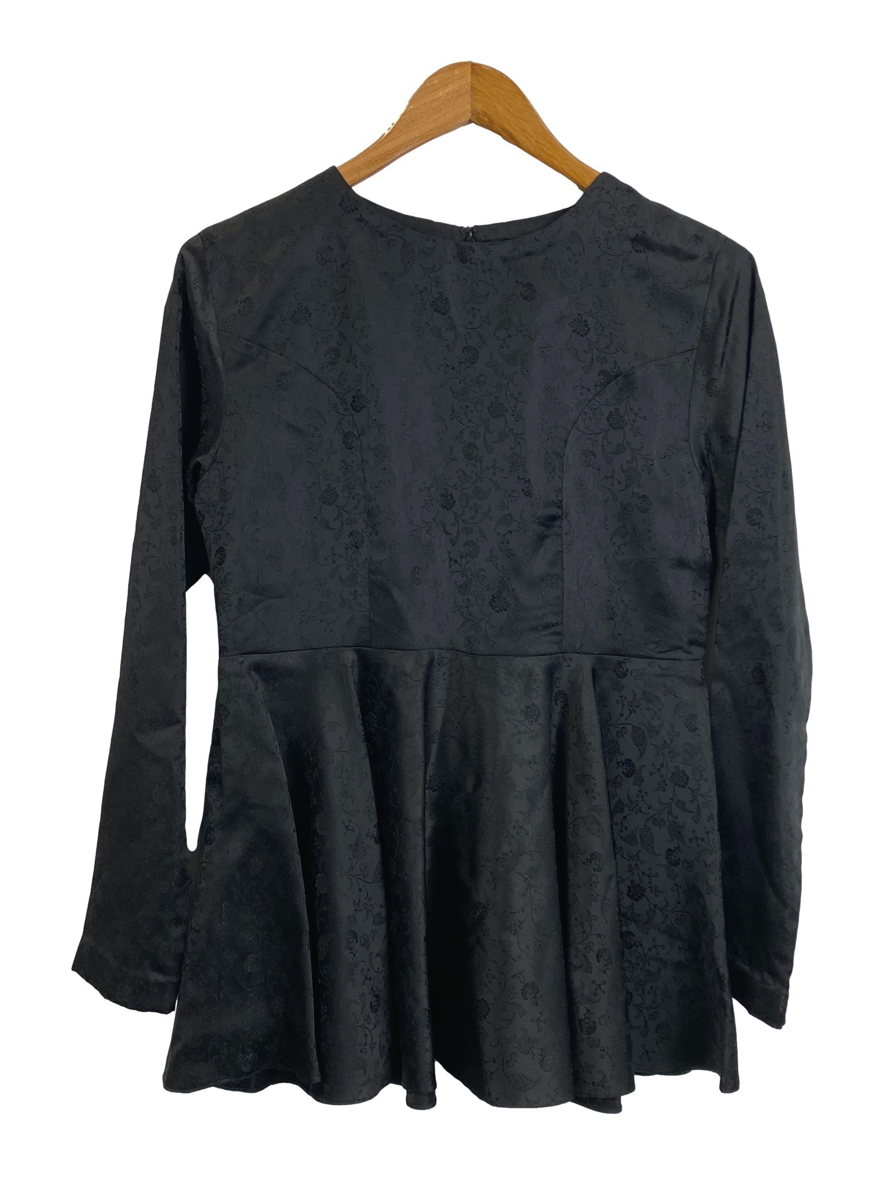 Sable Black Lace Sleeve Top