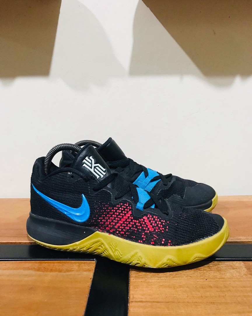 Sepatu kyrie flytrap sale
