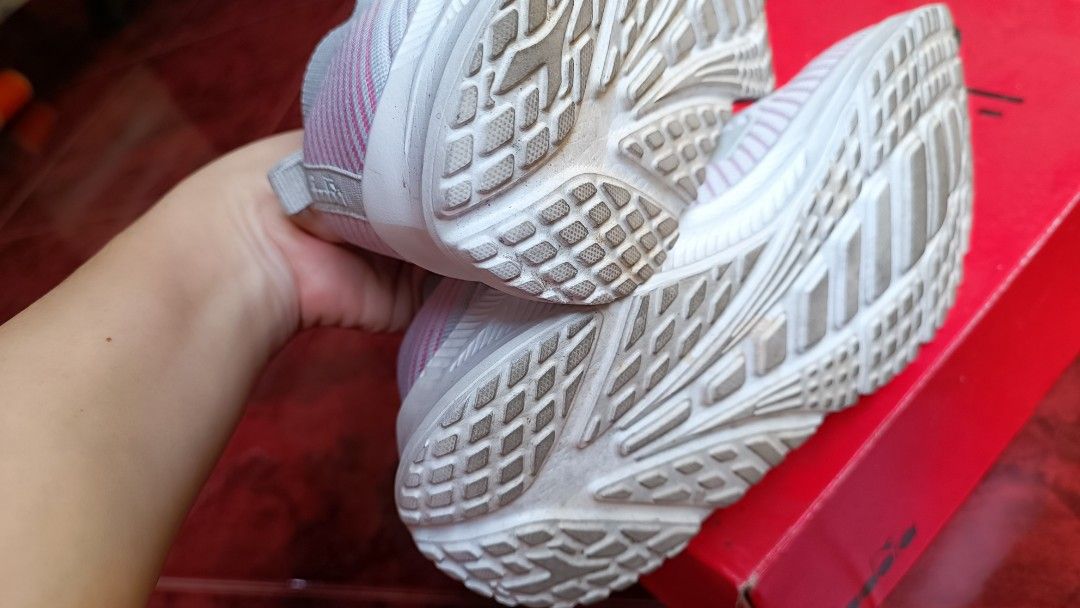 Sepatu Diadora 37 Olah Raga Perlengkapan Olahraga Lainnya di
