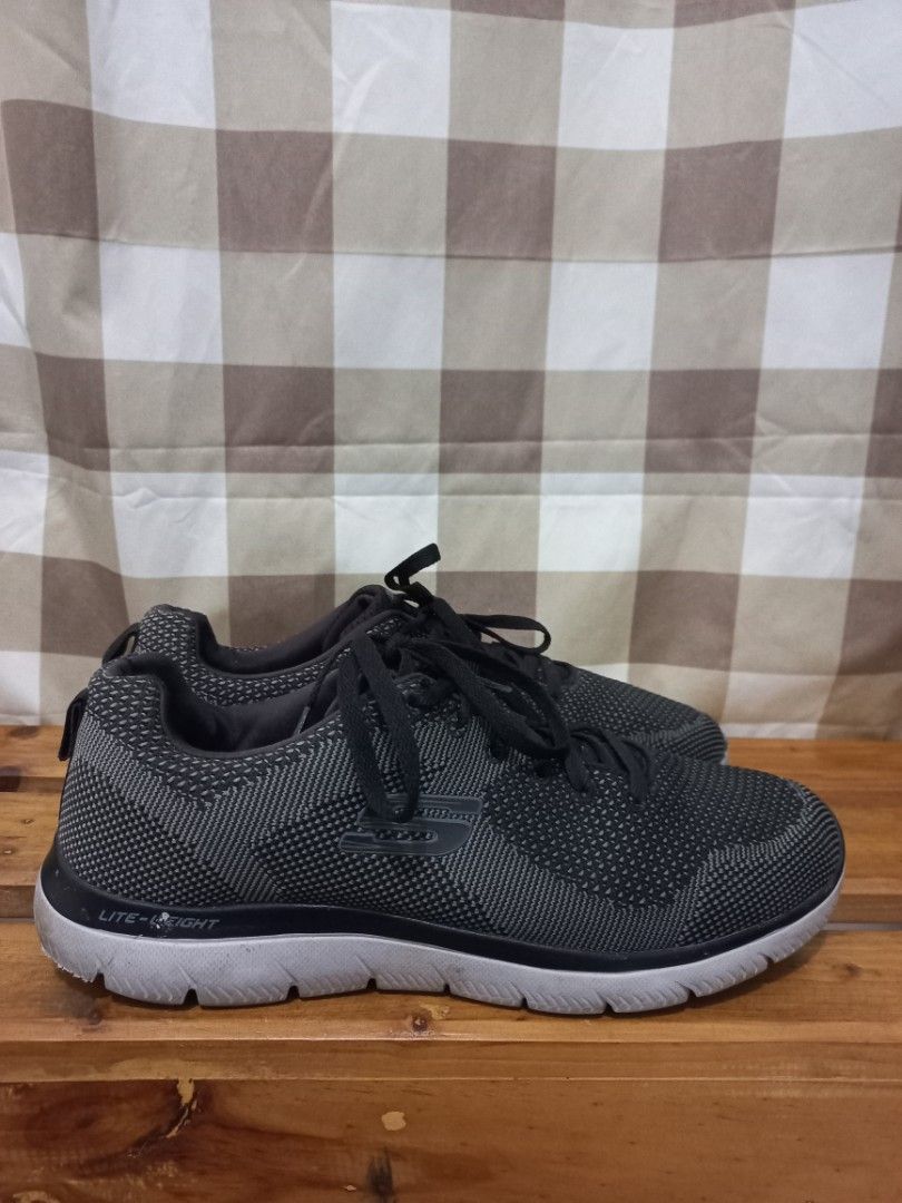 Skechers Memory Foam 43 Fesyen Pria Sepatu Sneakers di Carousell