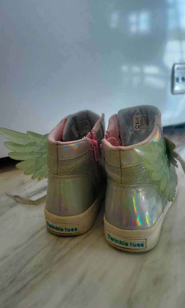 Skechers twinkle toes with Wings size Europe 35 22 cm Babies