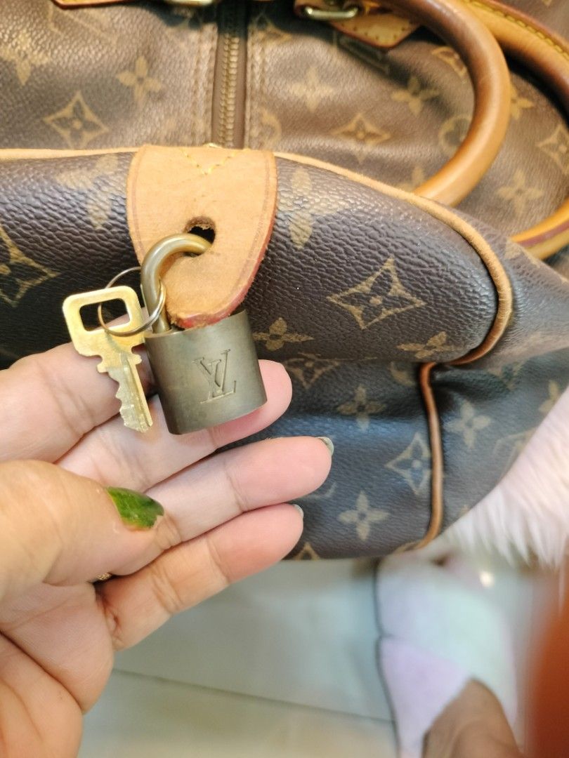 Louis vuitton best sale th0077 price