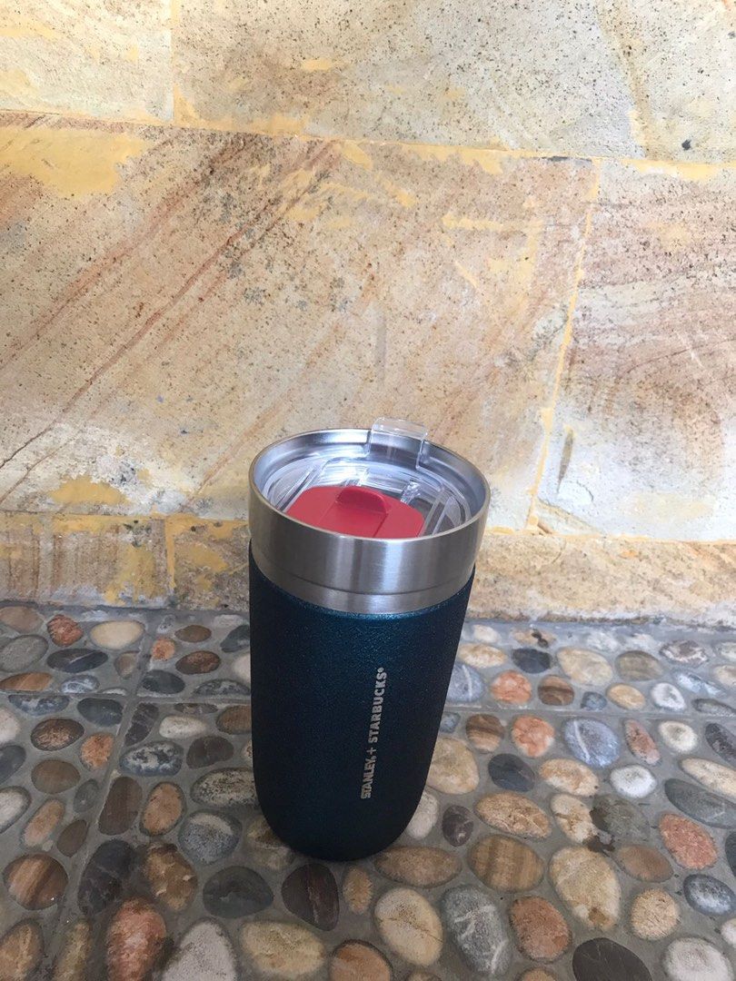 Stanley starbucks tumbler, Kitchen & Appliances di Carousell