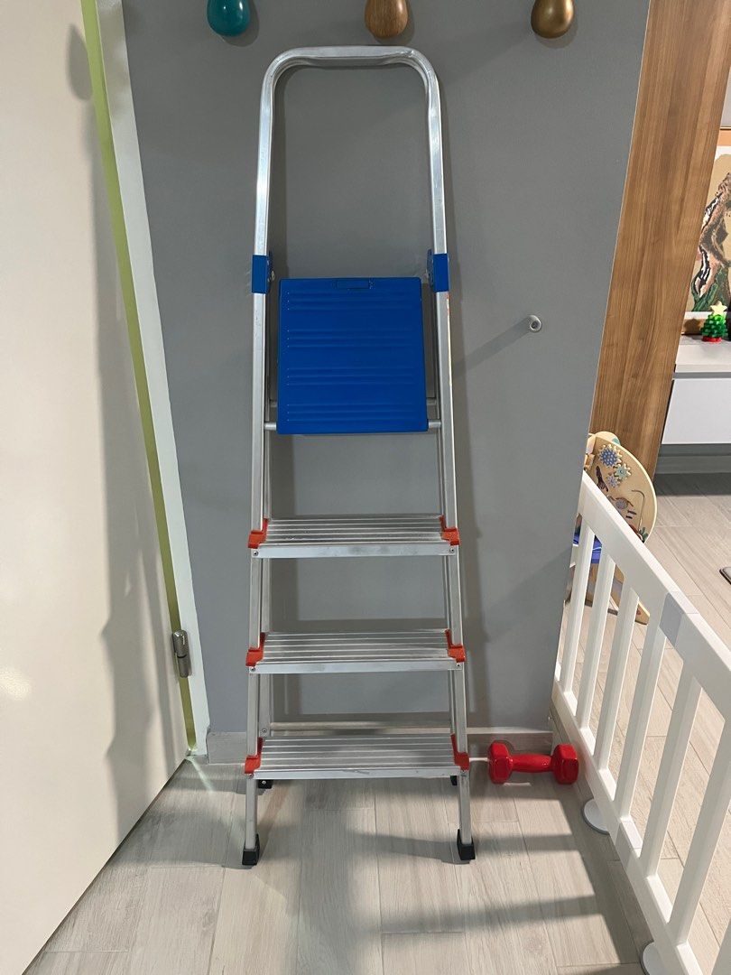 Three Step Ladder, Furniture & Home Living, Home Improvement ...