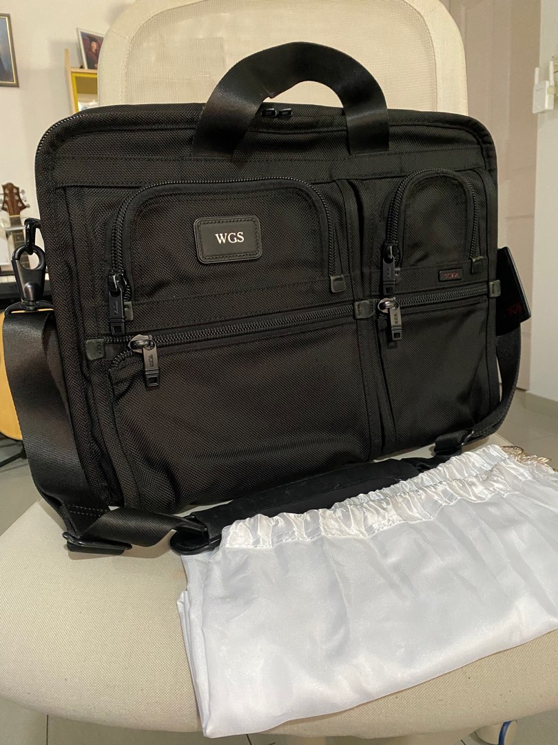 Tumi Briefcase , Men's Fashion, Bags, Briefcases on Carousell