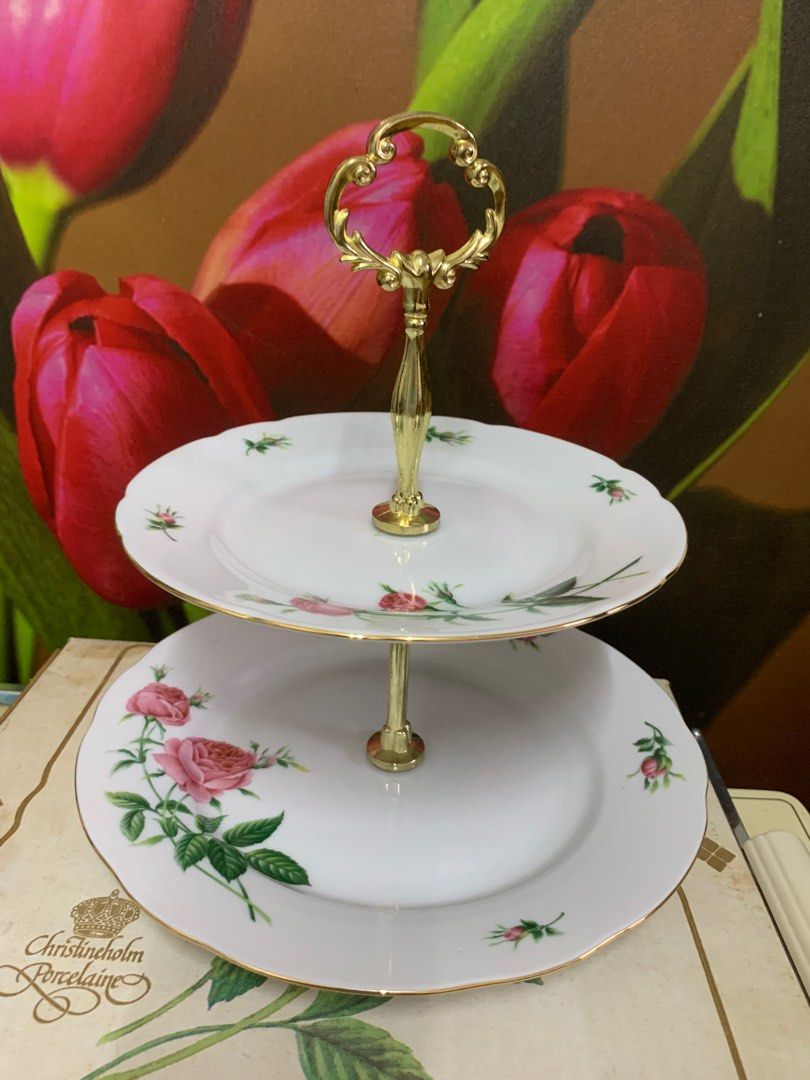 Cake presentation plate top