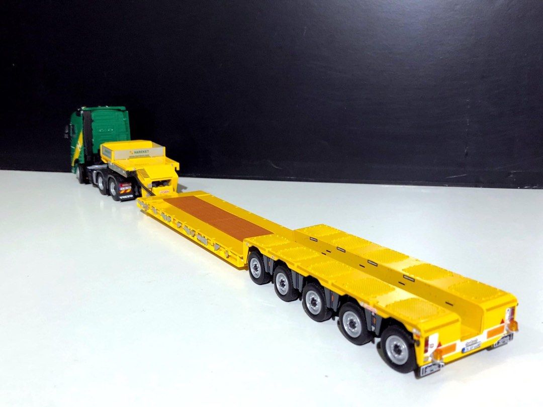 Volvo FH4 low loader 1/50 construction diecast scale model