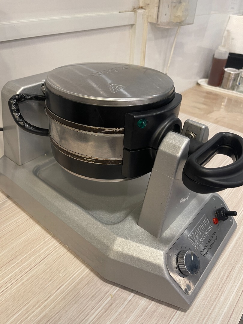 Waring double waffle maker machine, TV & Home Appliances, Kitchen