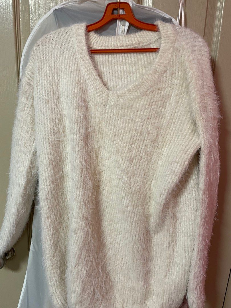 White fur clearance sweater