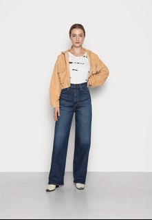 （分類：）位於 。 由 sin_mag_clean_wardrobe 提交（商品編號 1266887779，圖片 1）。簡介： 。