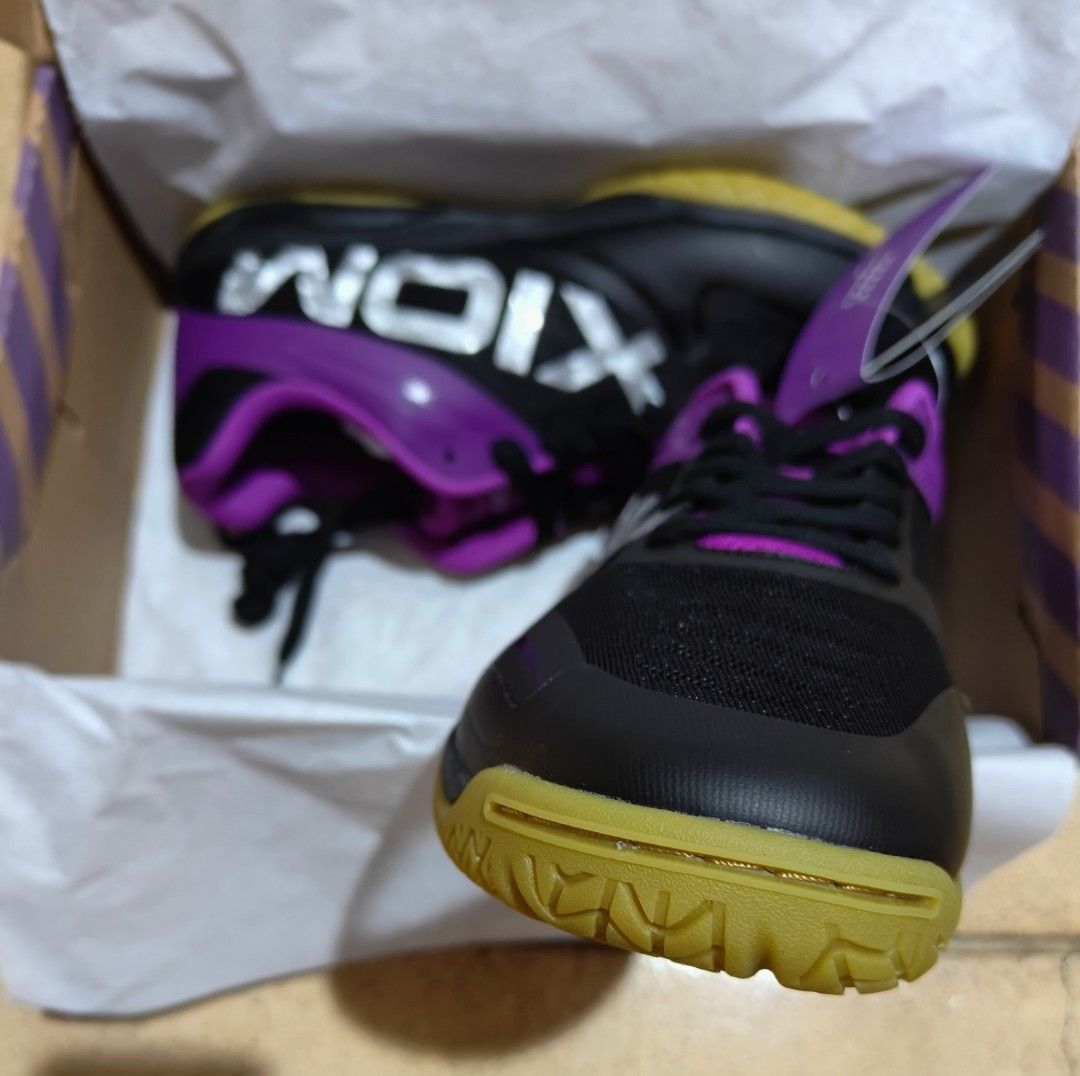 Xiom table sales tennis shoes
