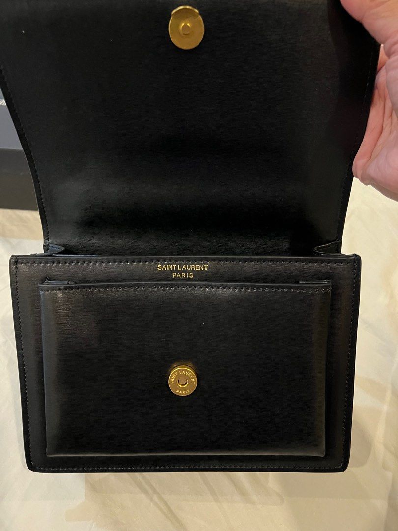 YSL Sunset Medium open for swap (Category: Luxury Bags & Wallets) located in Imus. Submitted by Athena_ApolloShop (Listing ID 1266919801, Image 3). Description: Bought it online for 5k each (online budol 🤣) They’re both nice kaya I bought 2 and I realized I just need 1 pero still can’t decide which one to keep 😬 last price already Location: Imus Cavite .