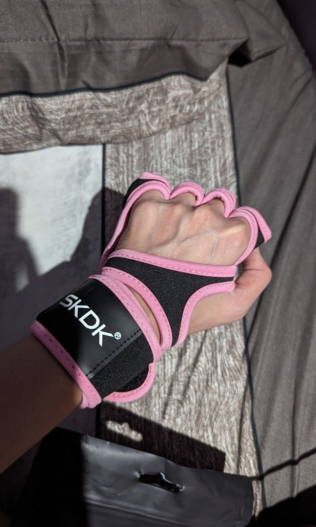 Thin weight lifting gloves on sale