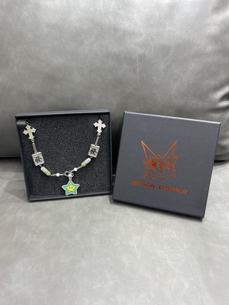 Maison emerald necklace sale