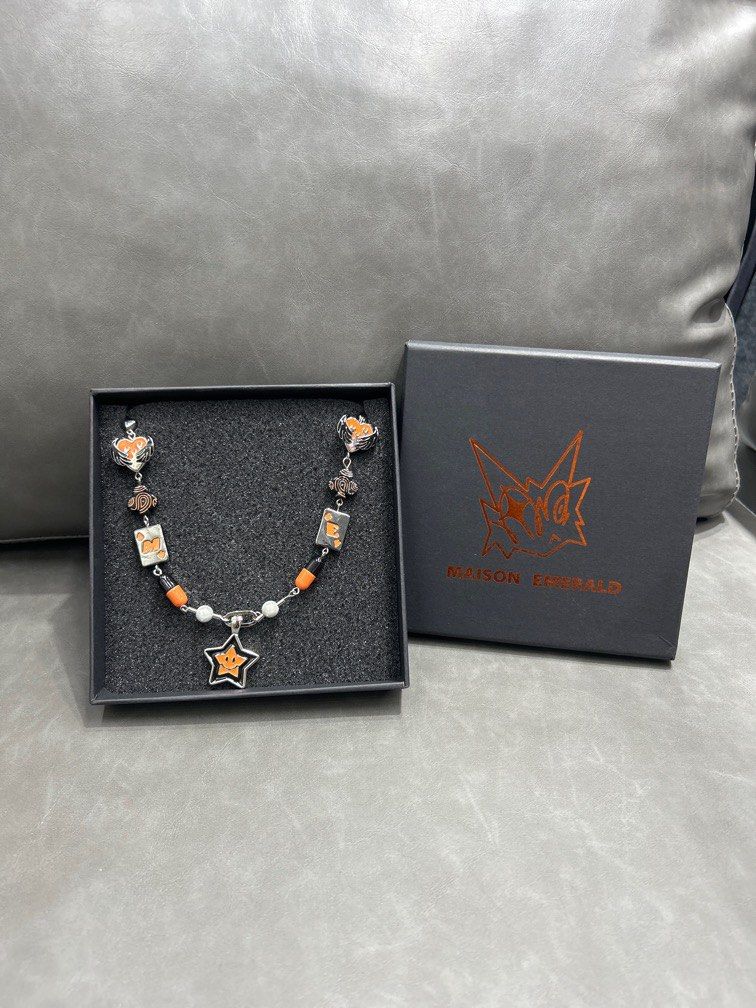 官方現貨) Maison emerald Orange lucky star necklace, 名牌
