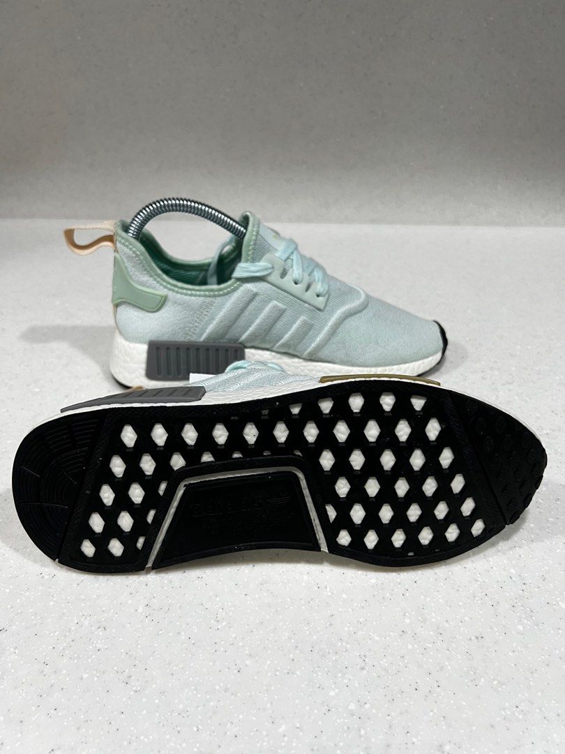nmd r1 womens vapour green