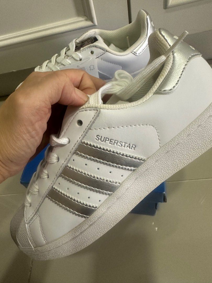 Adidas superstar 1 silver top