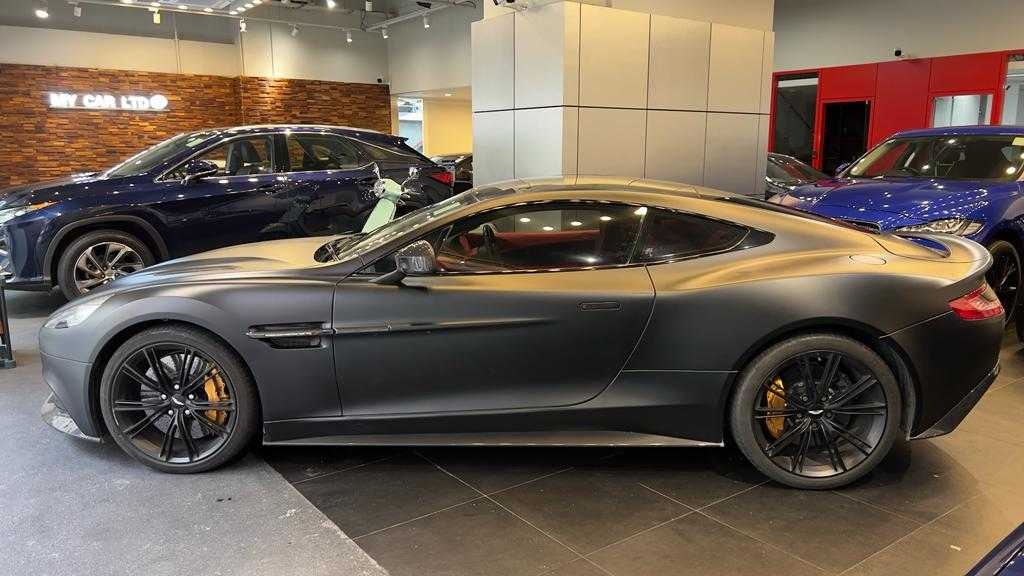 Aston Martin VANQUISH Auto62863128375682112