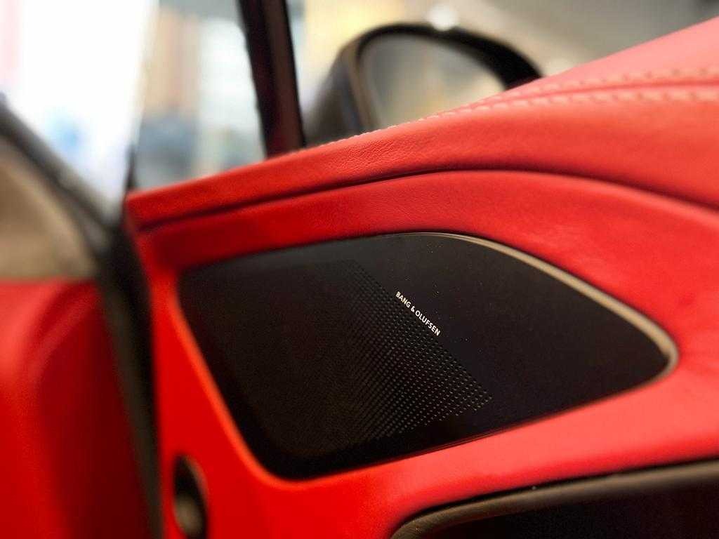 Aston Martin VANQUISH Auto62863128375682114