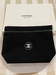 Chanel Beaute Sparkling Gold/Red Cosmetic Makeup Pouch/Clutch with Gift Box