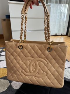 CHANEL Umbrella with CC logo in Beige and Black Fabric at 1stDibs