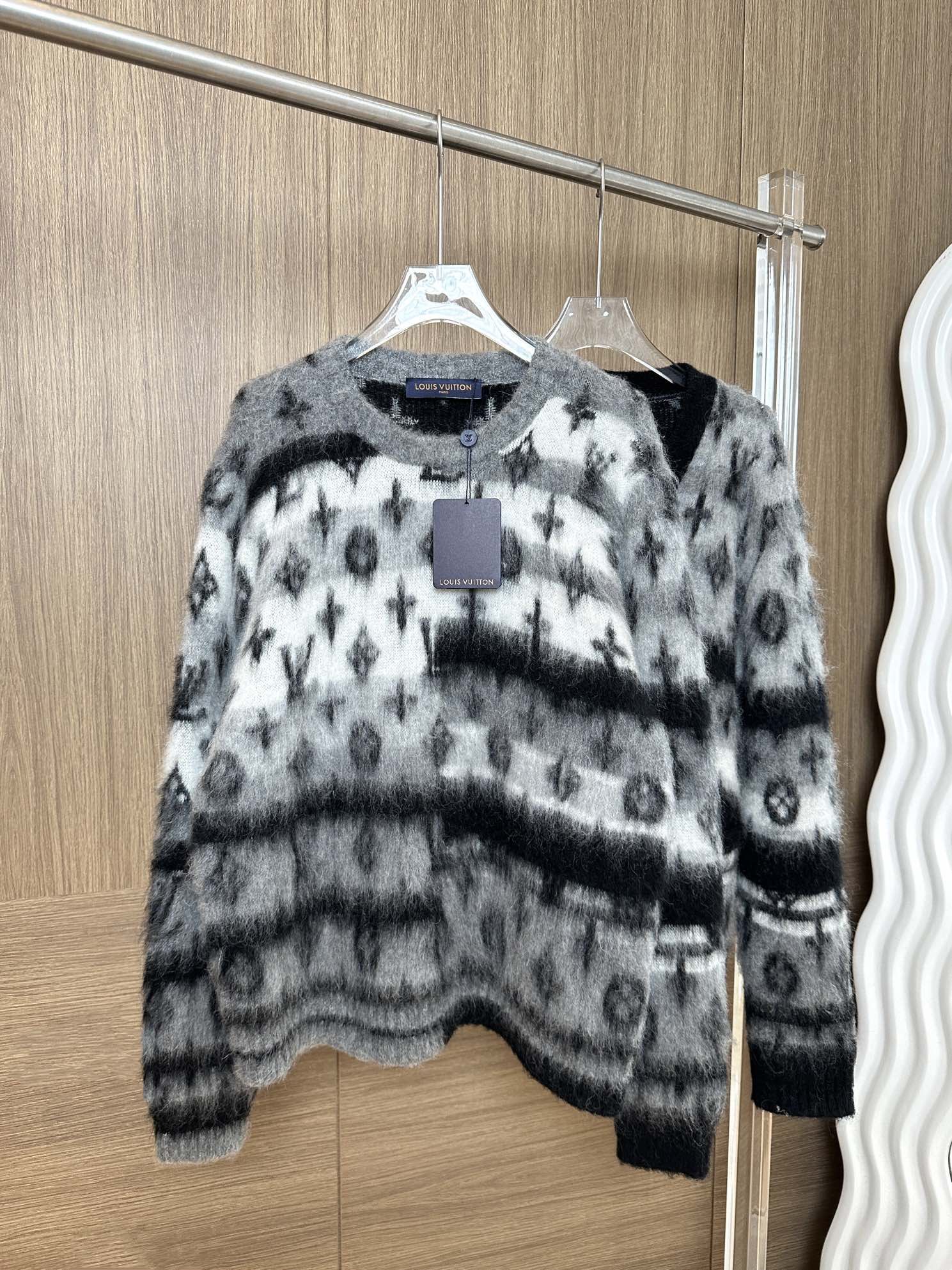 Authentic lv Monogram Mohair Pullover Sweater