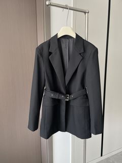 (Category: ) located in . Submitted by luxcloset.shop (Listing ID 1267109342, Image 1). Description: .