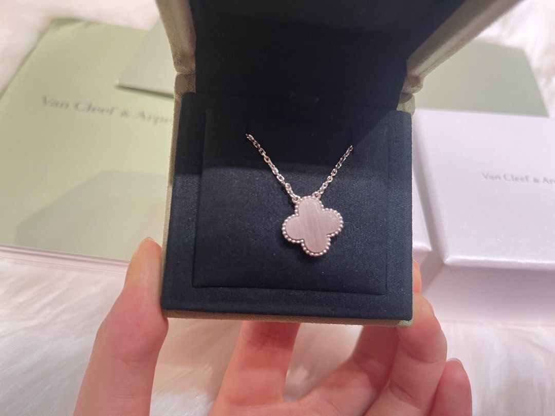 Van cleef 2020 holiday pendant deals