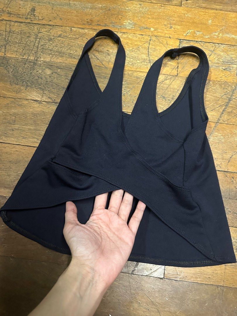Backless top (Category: Others Tops) located in Pasig City. Submitted by closetcleanoutmnl (Listing ID 1267155961, Image 3). Description: Free size .