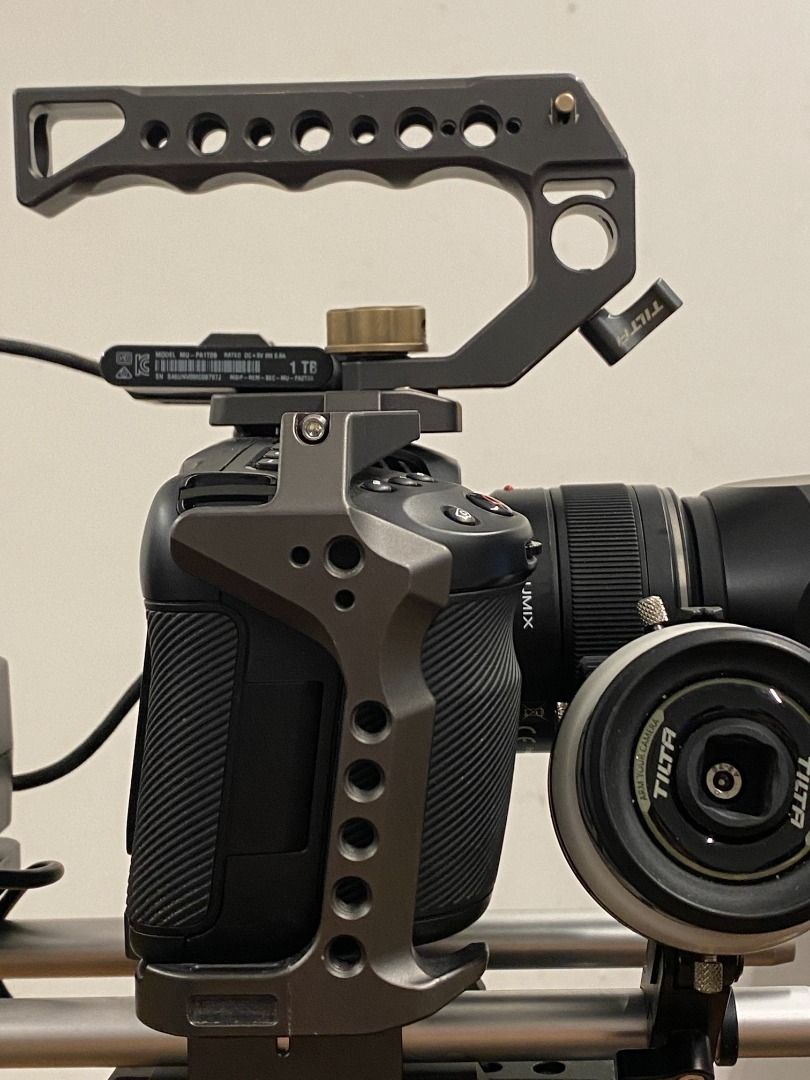 Blackmagic pocket camera 4K with cage, rig and panasonic lenses ...