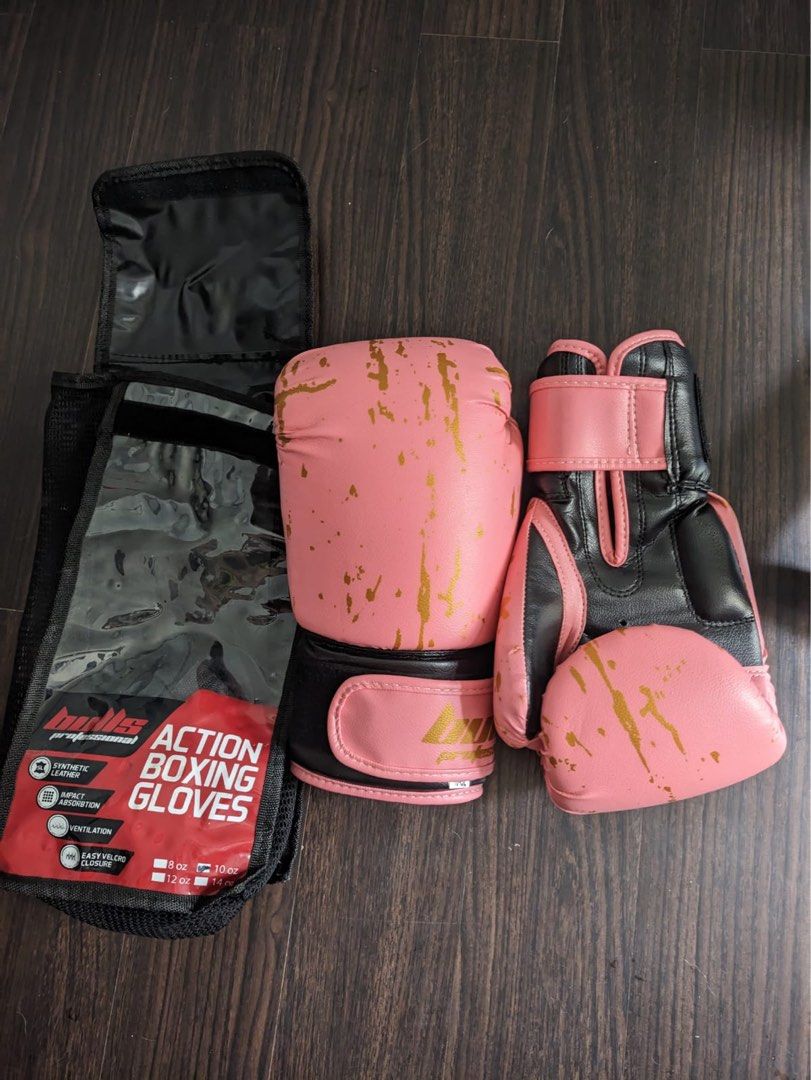 Bulls Professional Action Boxing Gloves, Sports Equipment, Sports