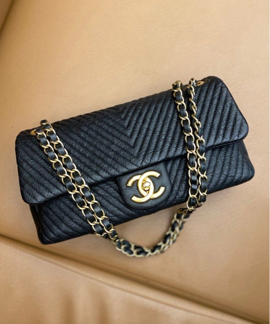 Chanel Herringbone Flap Bag M Black GHW, Luxury, Bags & Wallets on Carousell