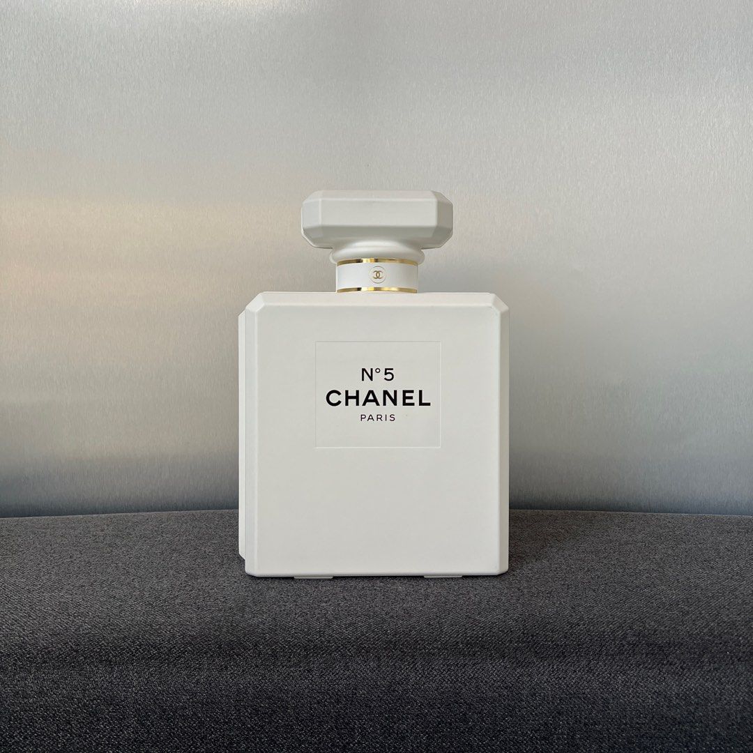 chanel perfume white