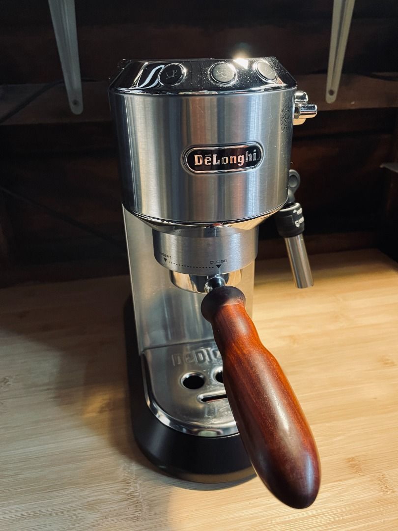 Delonghi Dedica Pump Espresso EC685M